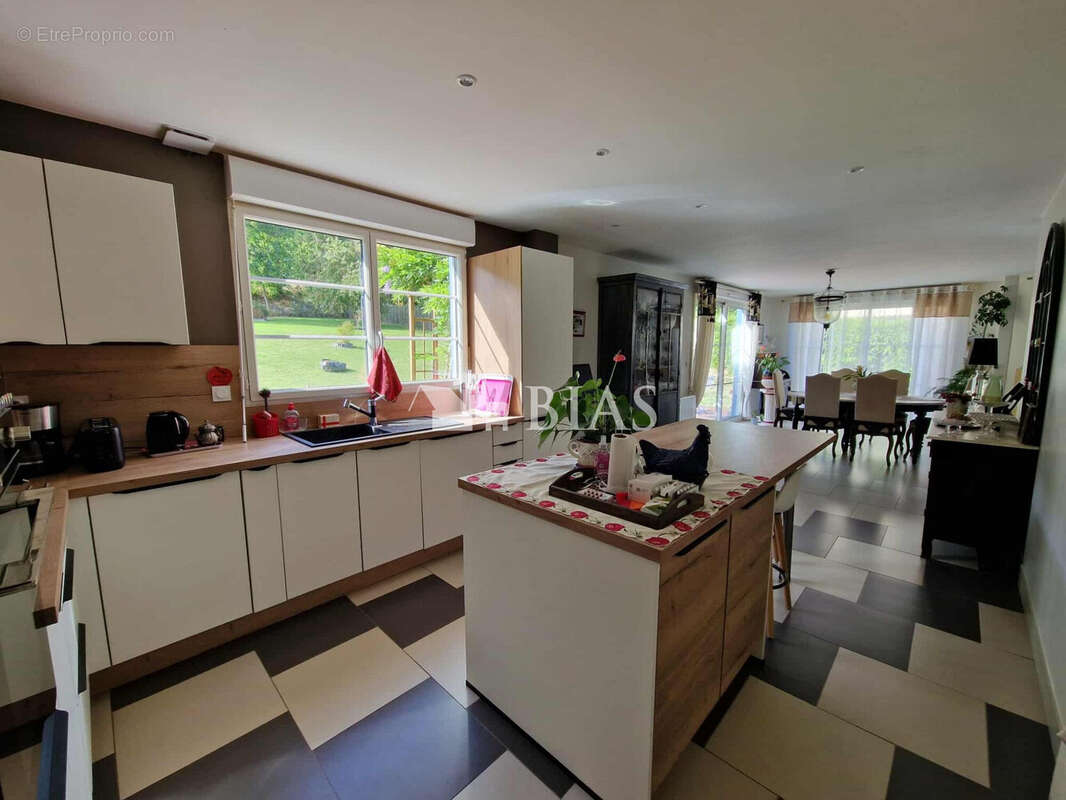 Maison à LA RIVIERE-SAINT-SAUVEUR