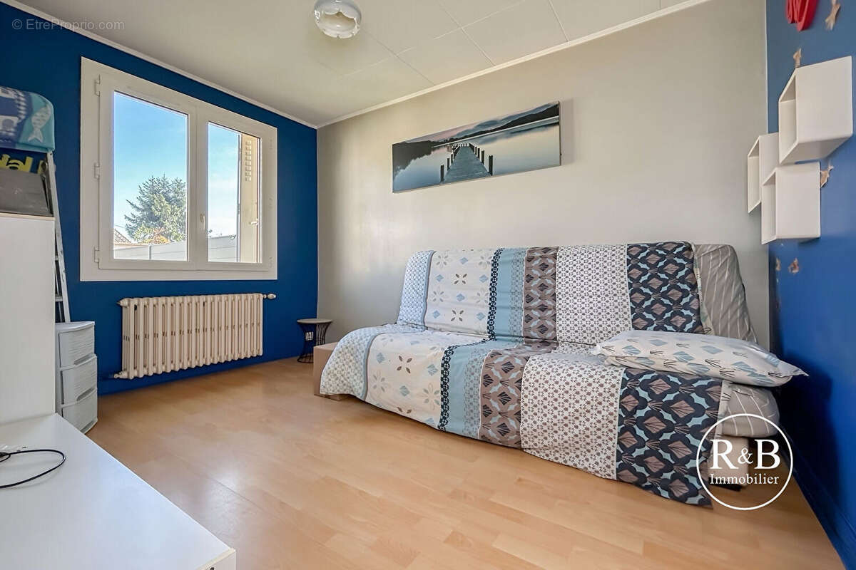 Maison à LES CLAYES-SOUS-BOIS