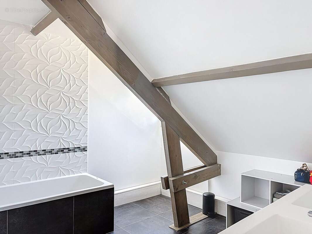 Salle de bains. - Maison à CHEVREUSE