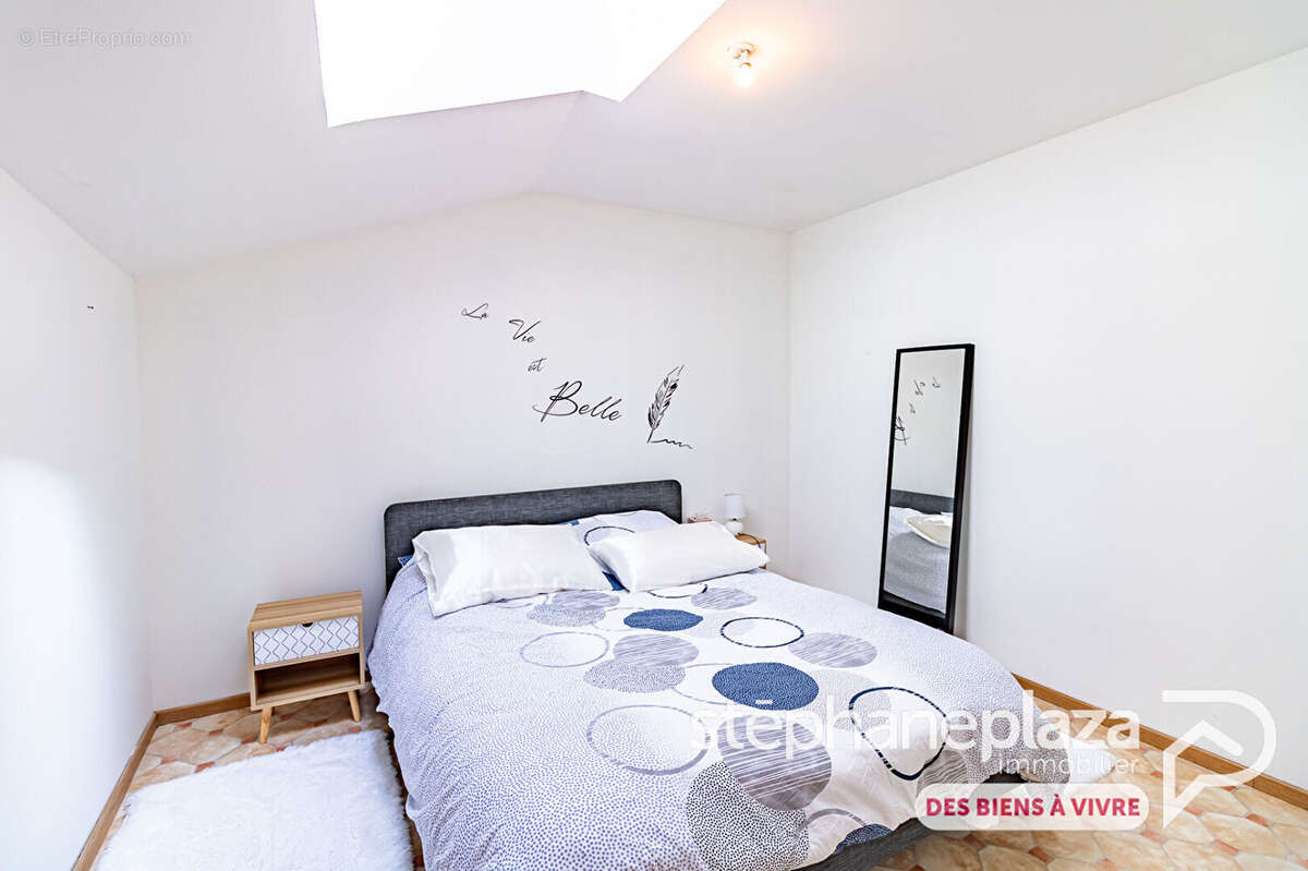 Appartement à PRIAY