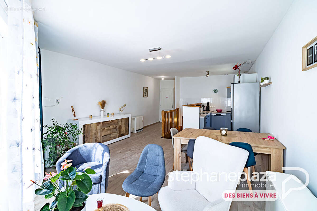 Appartement à PRIAY