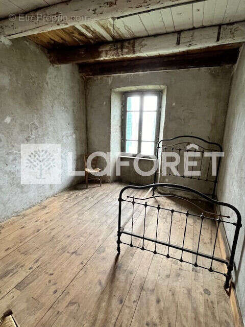 Maison à SAINT-JULIEN-DES-CHAZES