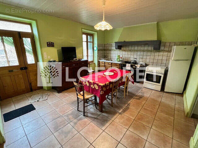 Maison à SAINT-JULIEN-DES-CHAZES