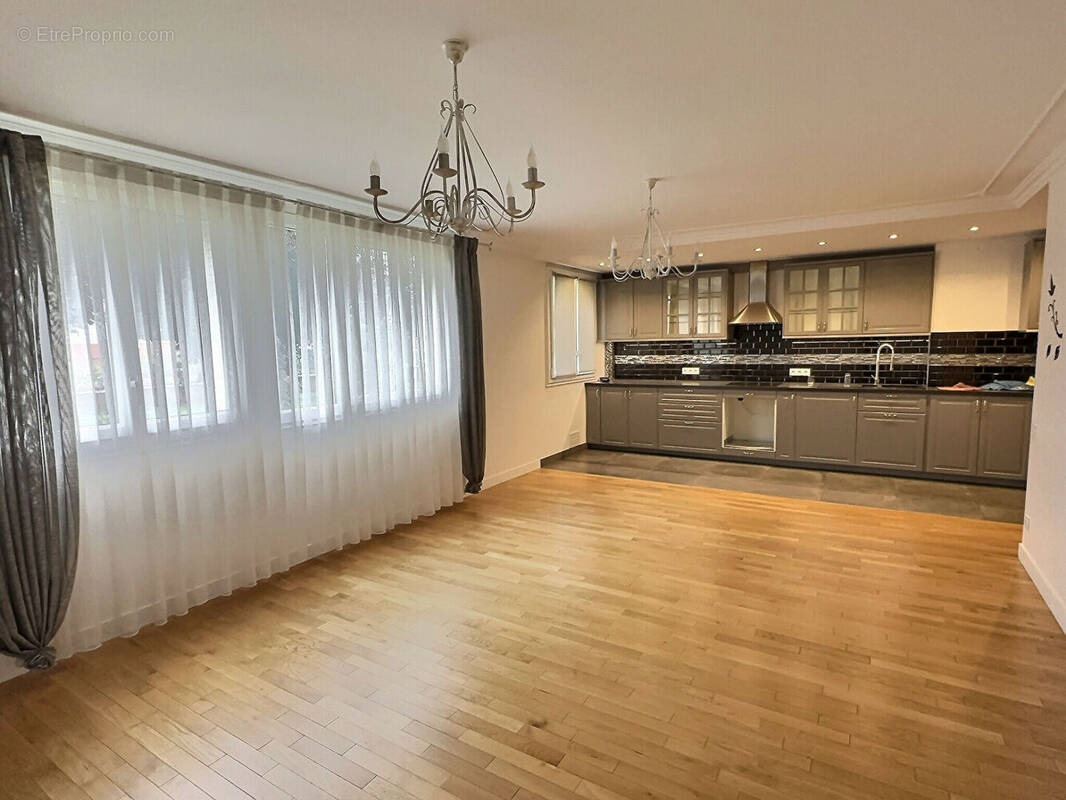 Appartement à IVRY-SUR-SEINE