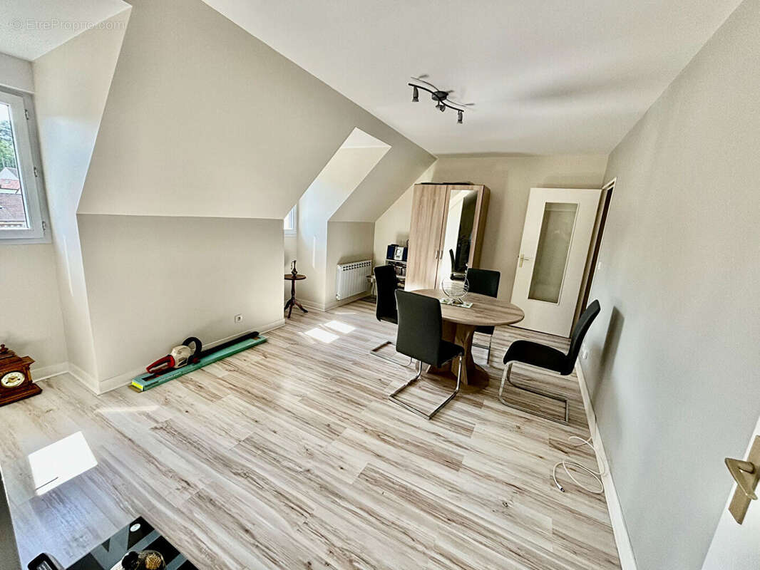 Appartement à PIERRES