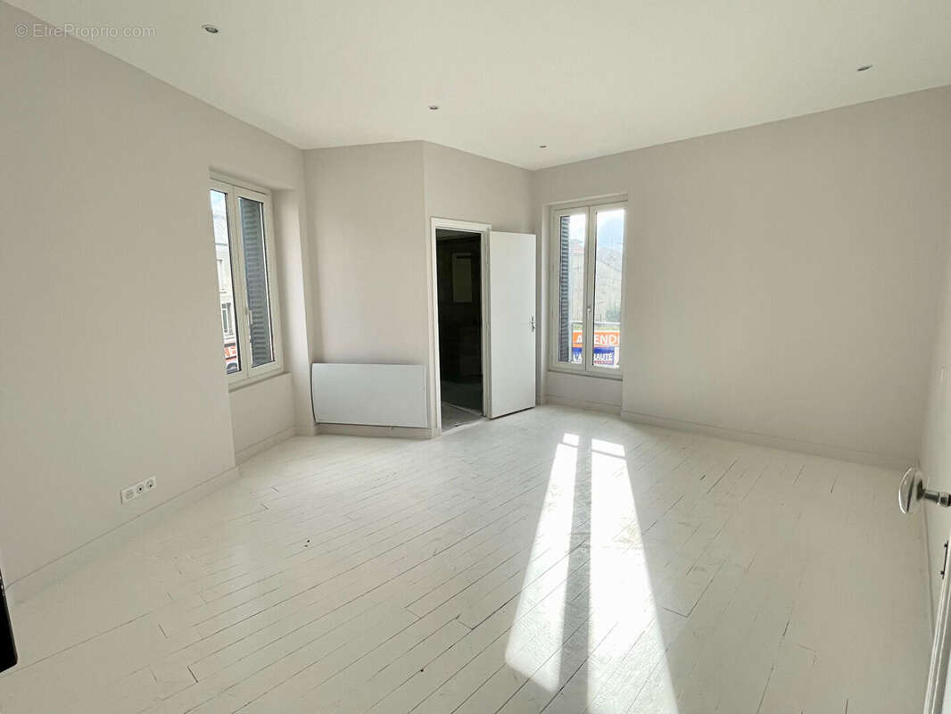 Appartement à HOUILLES