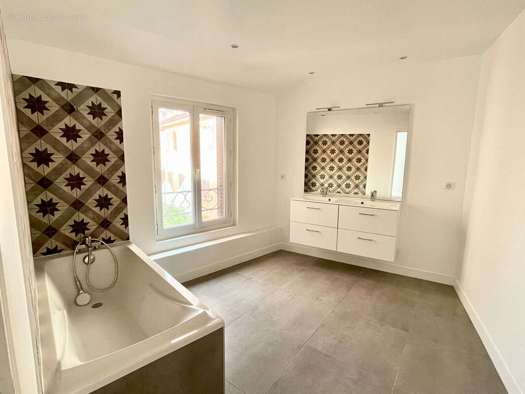 Appartement à HOUILLES