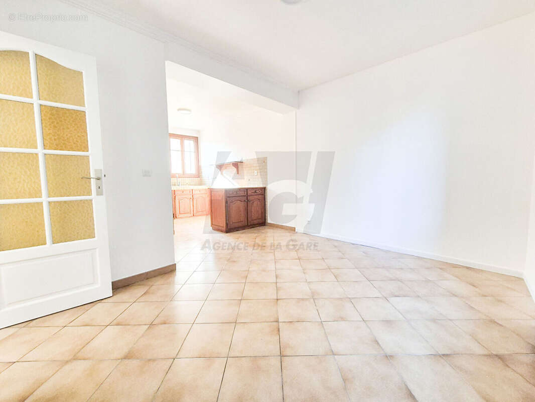 Appartement à CARRIERES-SUR-SEINE