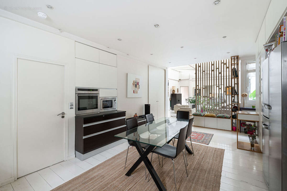 Appartement à PARIS-18E