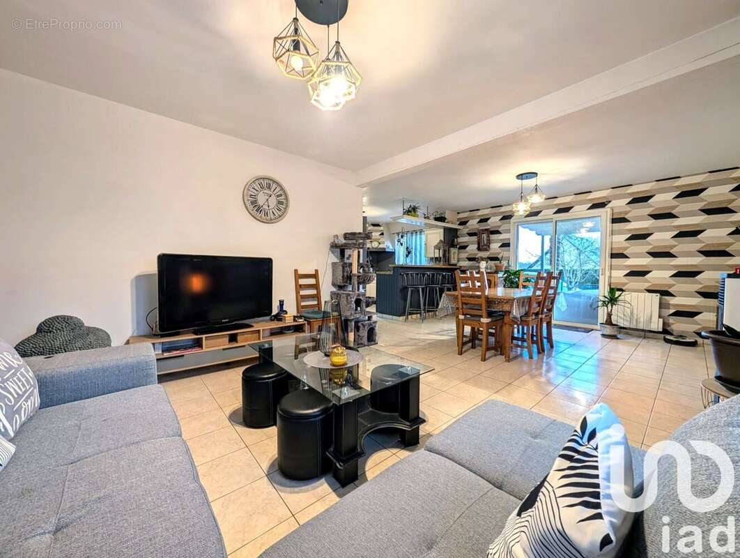 Photo 4 - Maison à LA CHAPELLE-AUX-FILTZMEENS