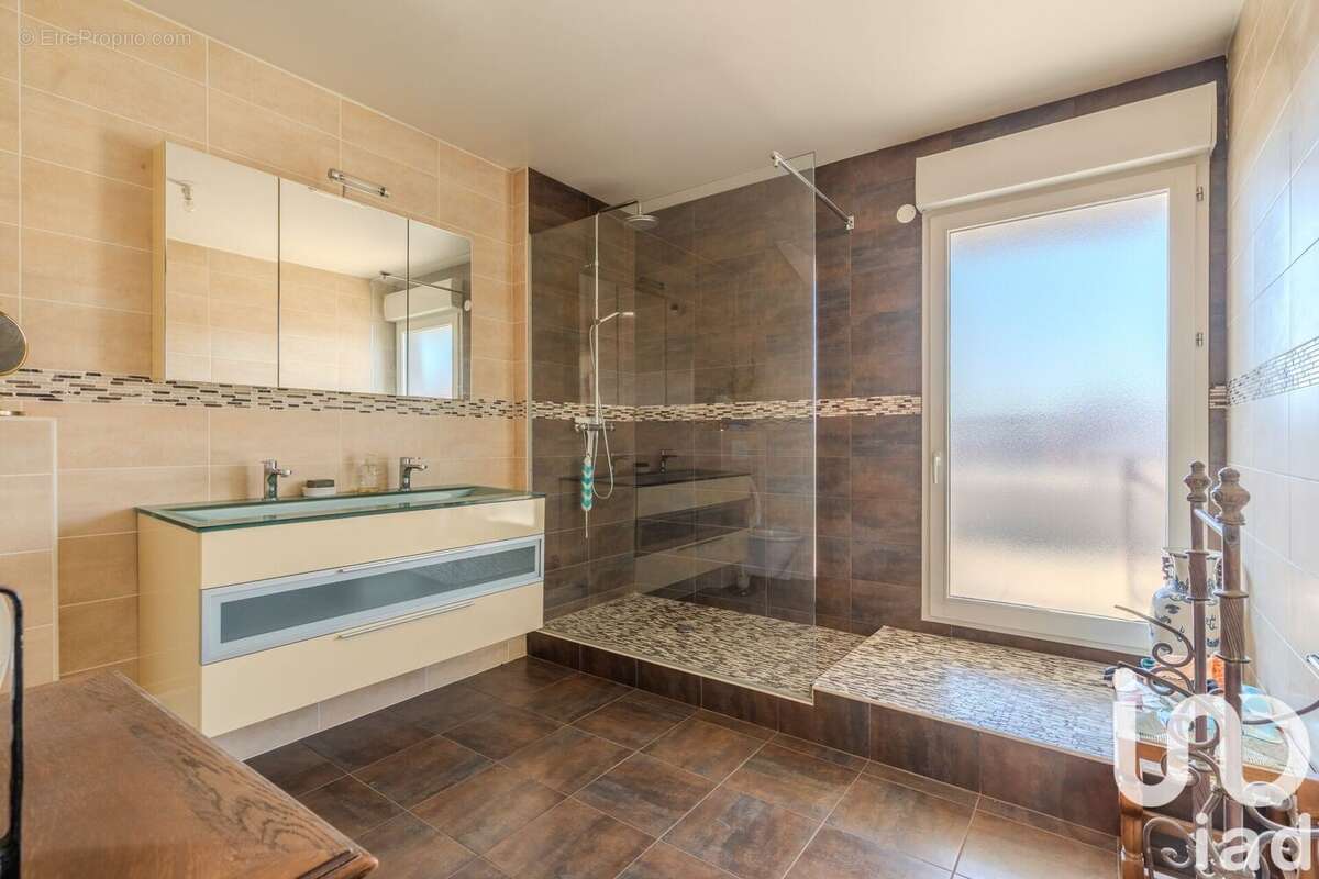 Photo 9 - Appartement à CHAMPS-SUR-MARNE