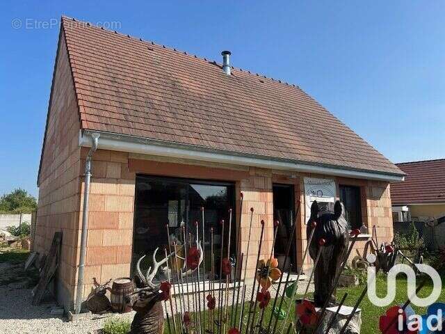 Photo 2 - Maison à VILLEMOYENNE