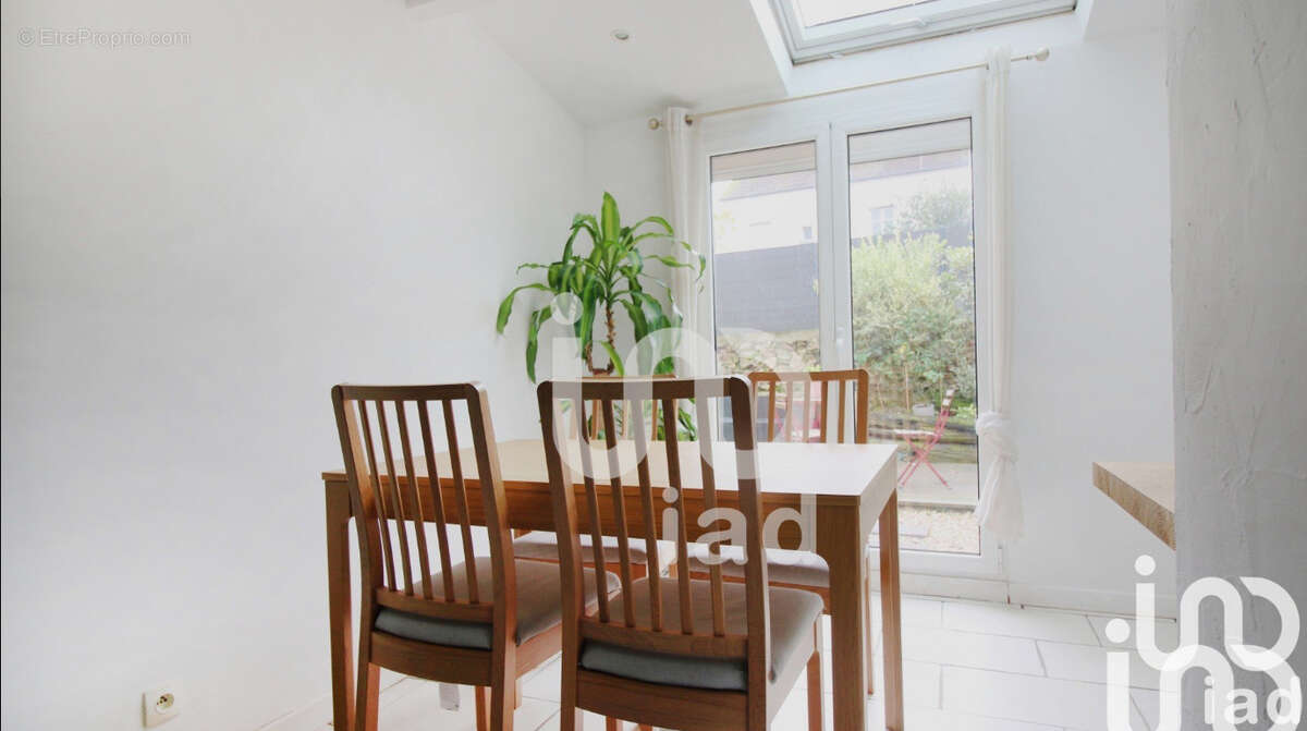 Photo 2 - Maison à MAGNY-LE-HONGRE