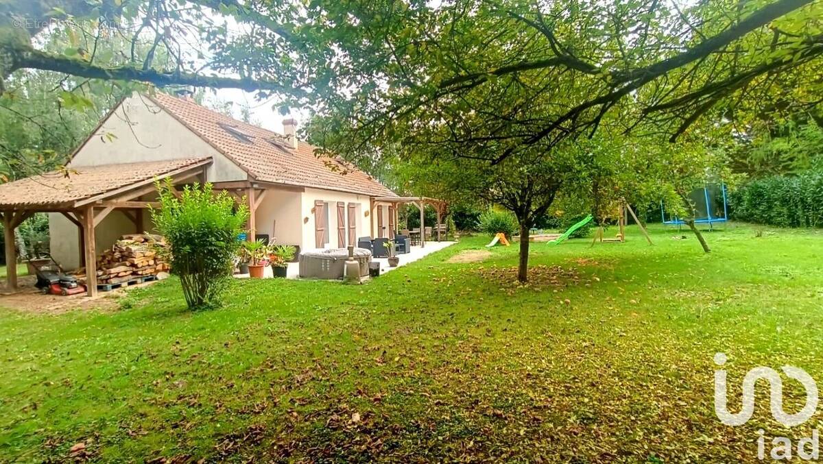 Photo 1 - Maison à CHEVANNES