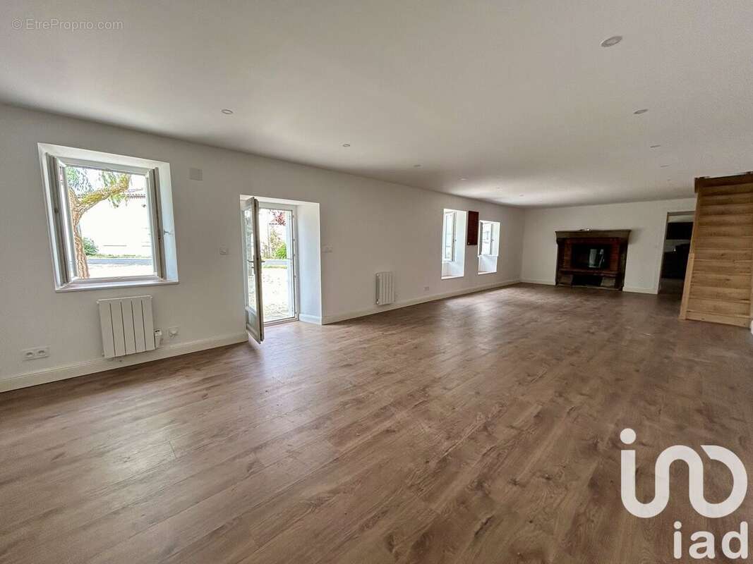 Photo 4 - Maison à ARGENTON-CHATEAU