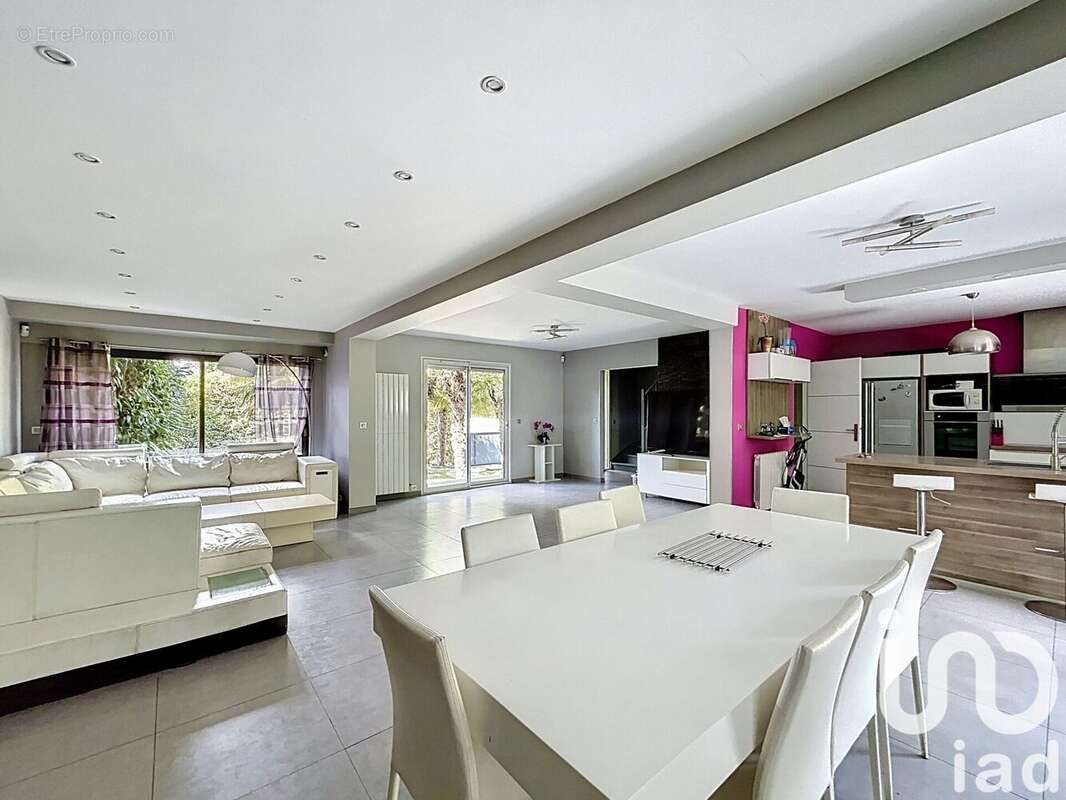 Photo 5 - Maison à CLAYE-SOUILLY