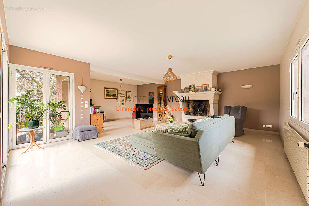 Maison à L&#039;HAY-LES-ROSES