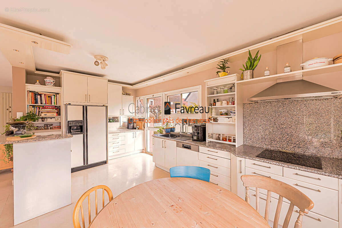 Maison à L&#039;HAY-LES-ROSES