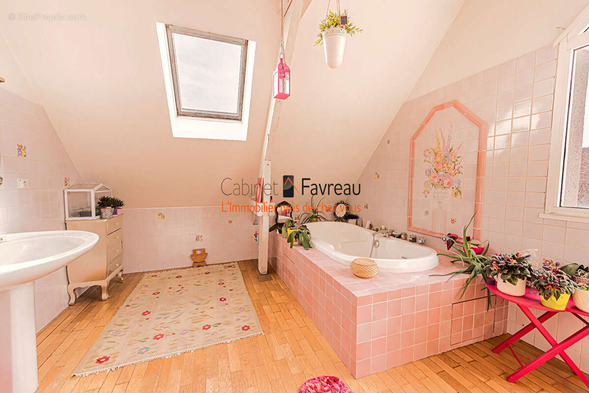 Maison à L&#039;HAY-LES-ROSES