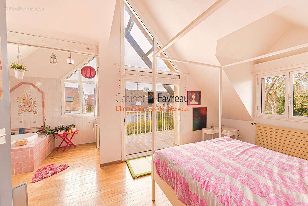 Maison à L&#039;HAY-LES-ROSES