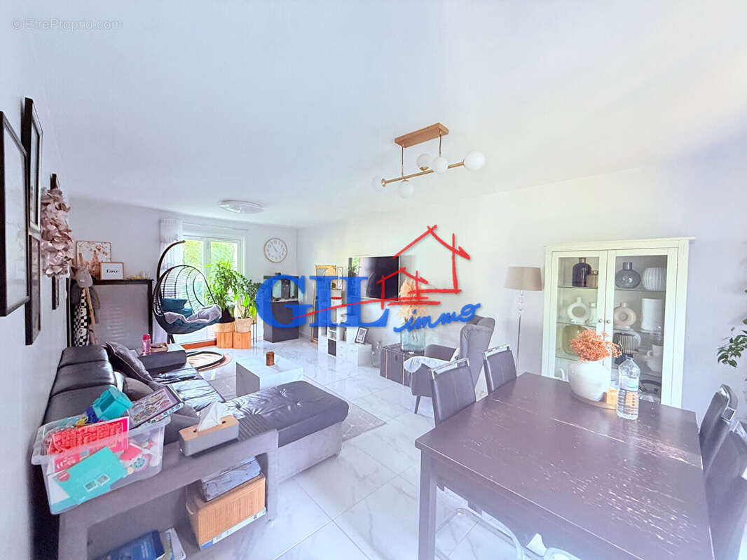 Maison à SAVIGNY-LE-TEMPLE