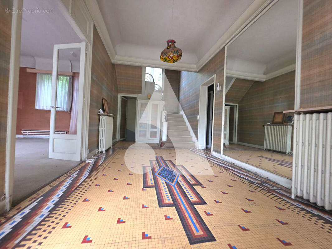 Maison à SAINT-MAUR-DES-FOSSES