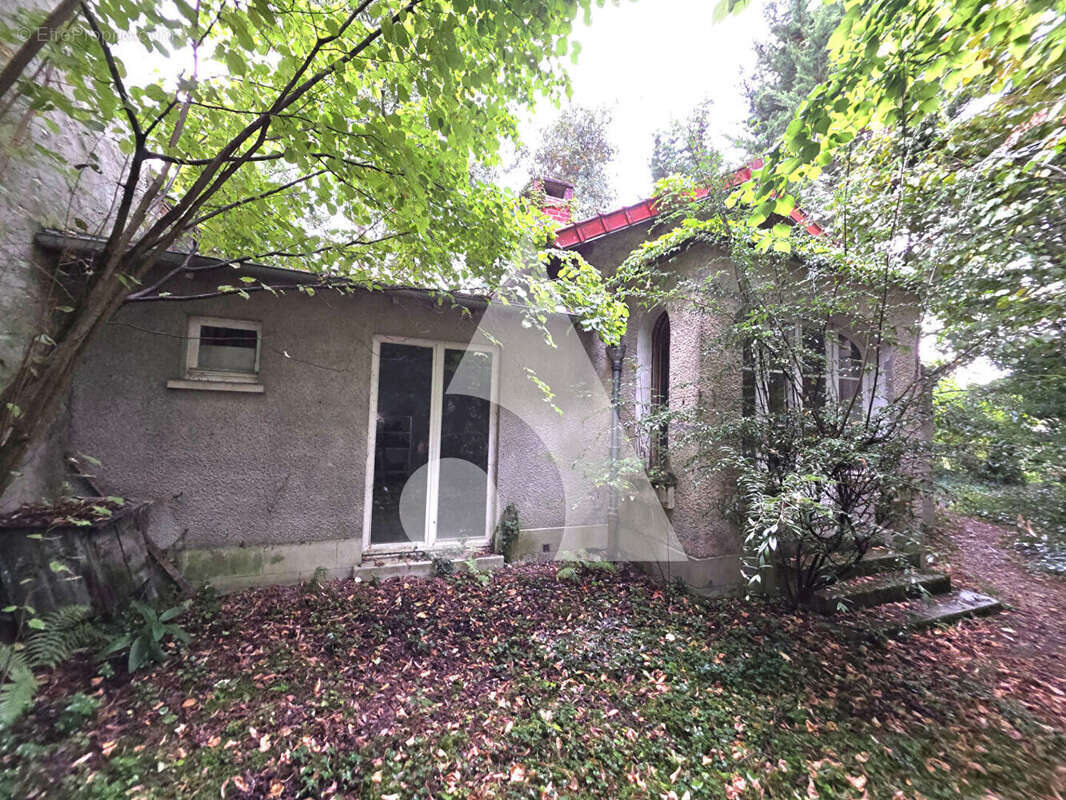 Maison à SAINT-MAUR-DES-FOSSES