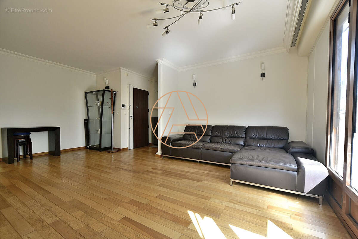 Appartement à SAINT-MAUR-DES-FOSSES