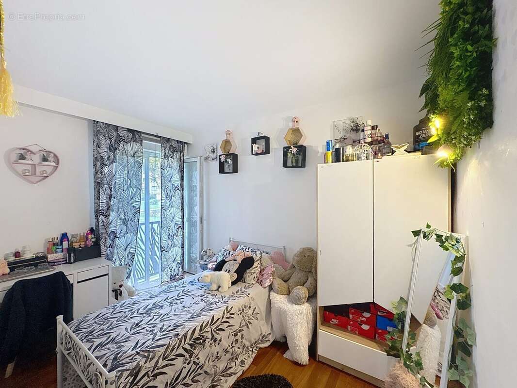 Appartement à L'HAY-LES-ROSES