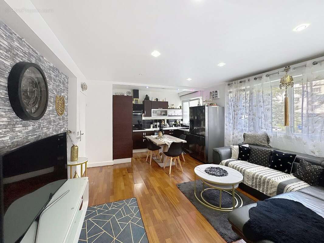 Appartement à L'HAY-LES-ROSES