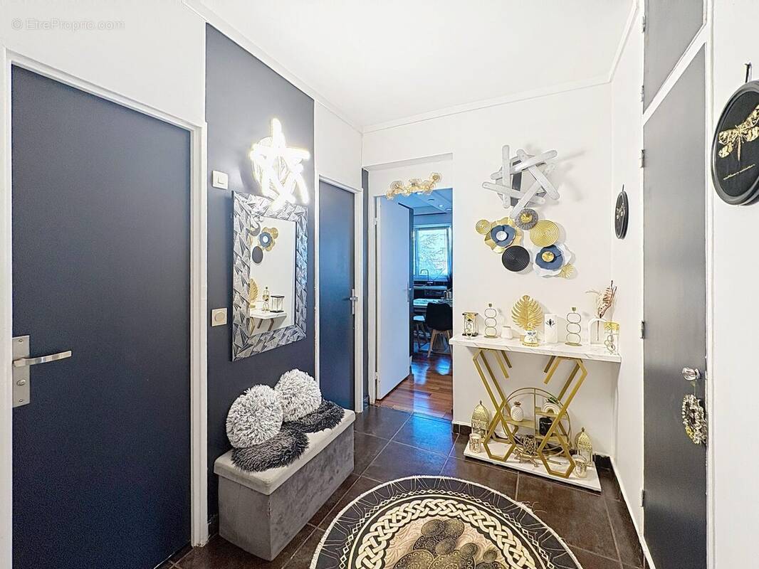 Appartement à L'HAY-LES-ROSES