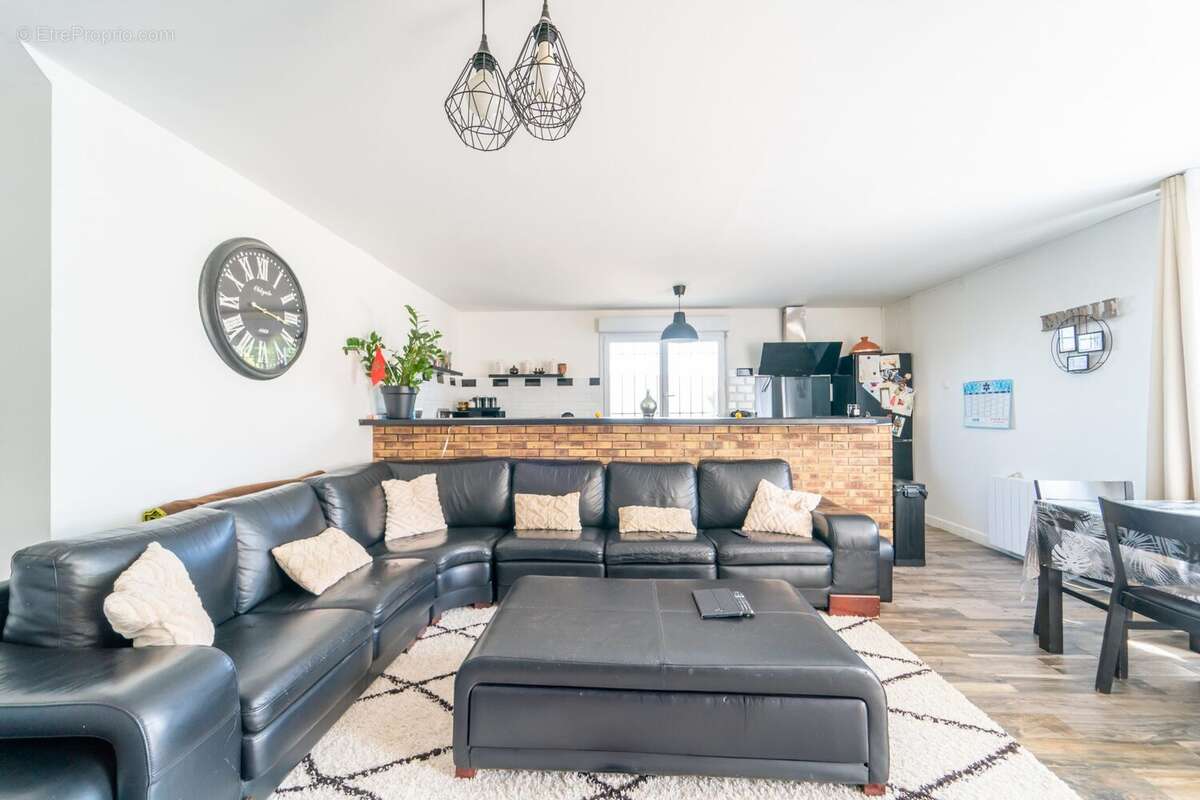 Séjour - Appartement à TRILBARDOU