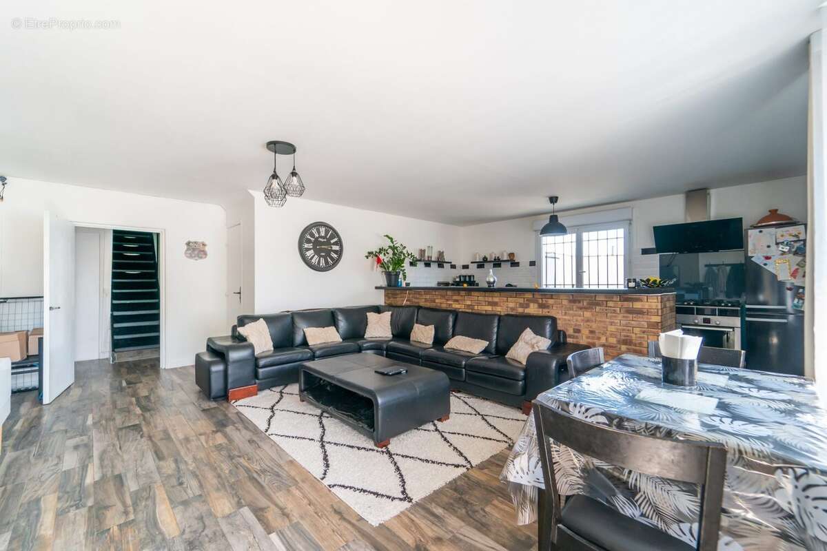 Séjour - Appartement à TRILBARDOU