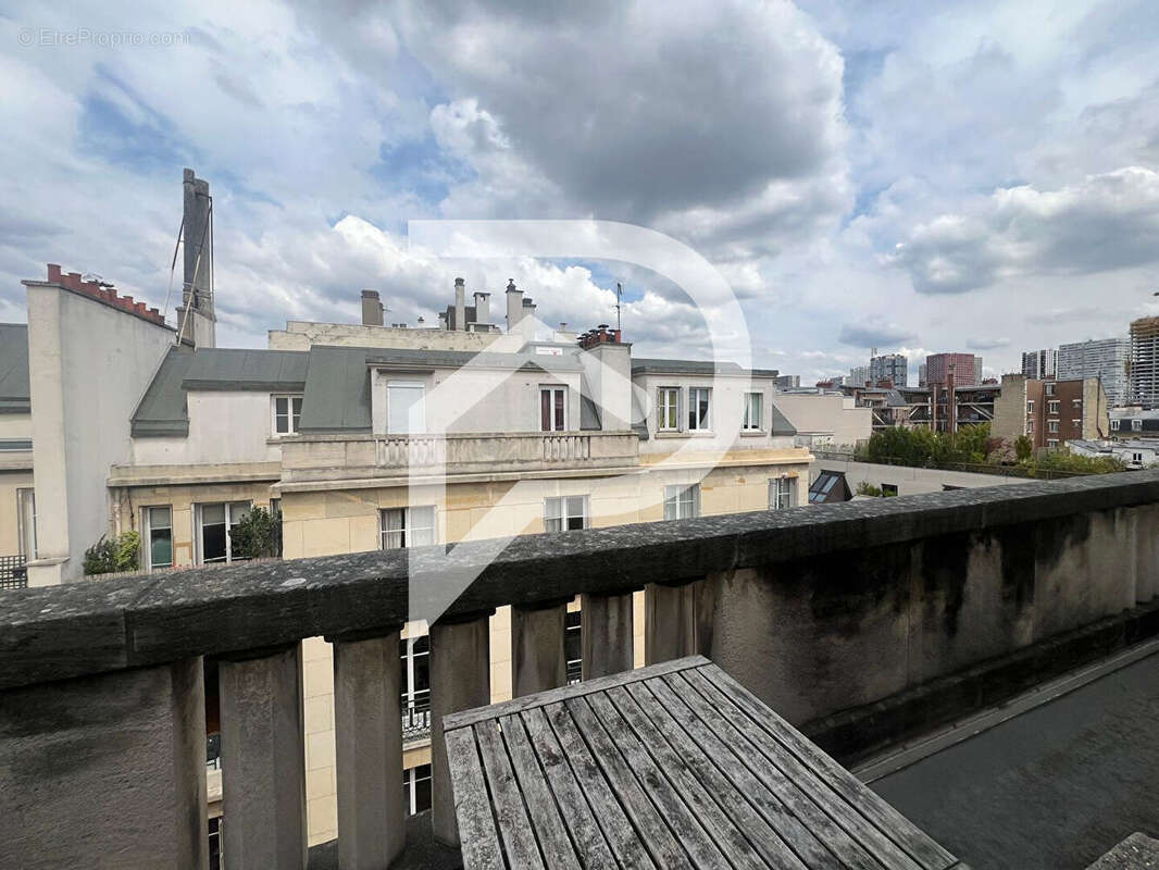 Appartement à PARIS-16E