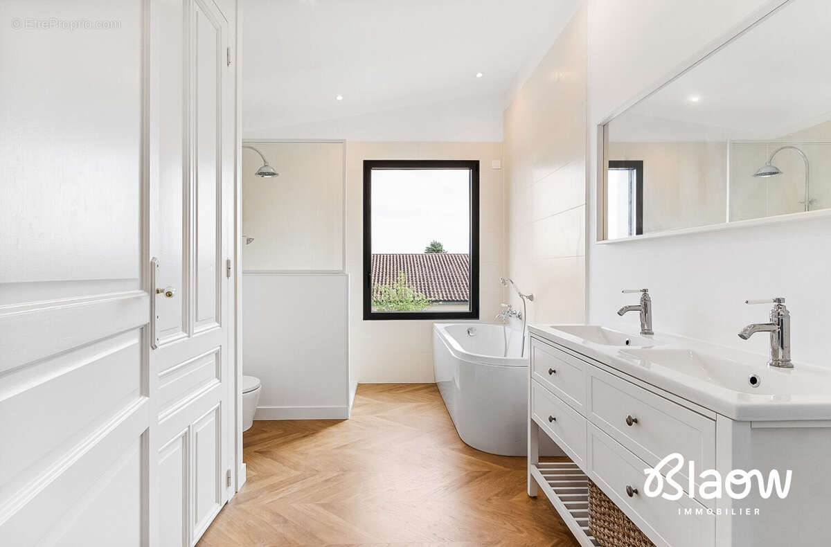 Maison à DECINES-CHARPIEU