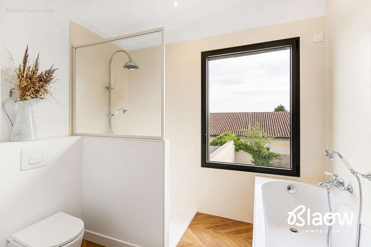 Maison à DECINES-CHARPIEU