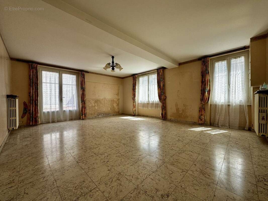 Maison à FAY-AUX-LOGES