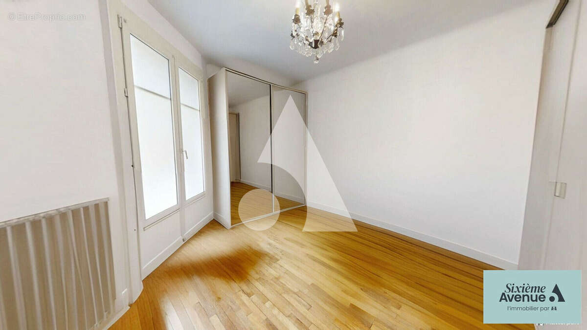 Appartement à LA GARENNE-COLOMBES