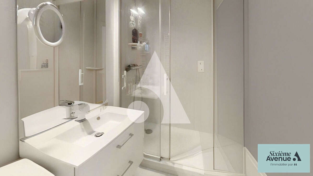 Appartement à LA GARENNE-COLOMBES