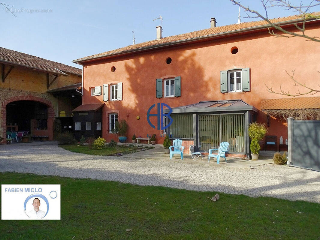 Maison à SAINT-SIMEON-DE-BRESSIEUX