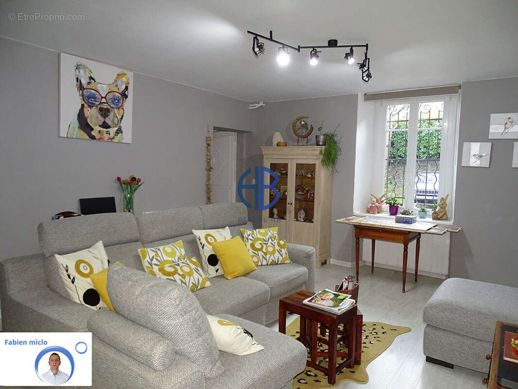 Maison à SAINT-SIMEON-DE-BRESSIEUX