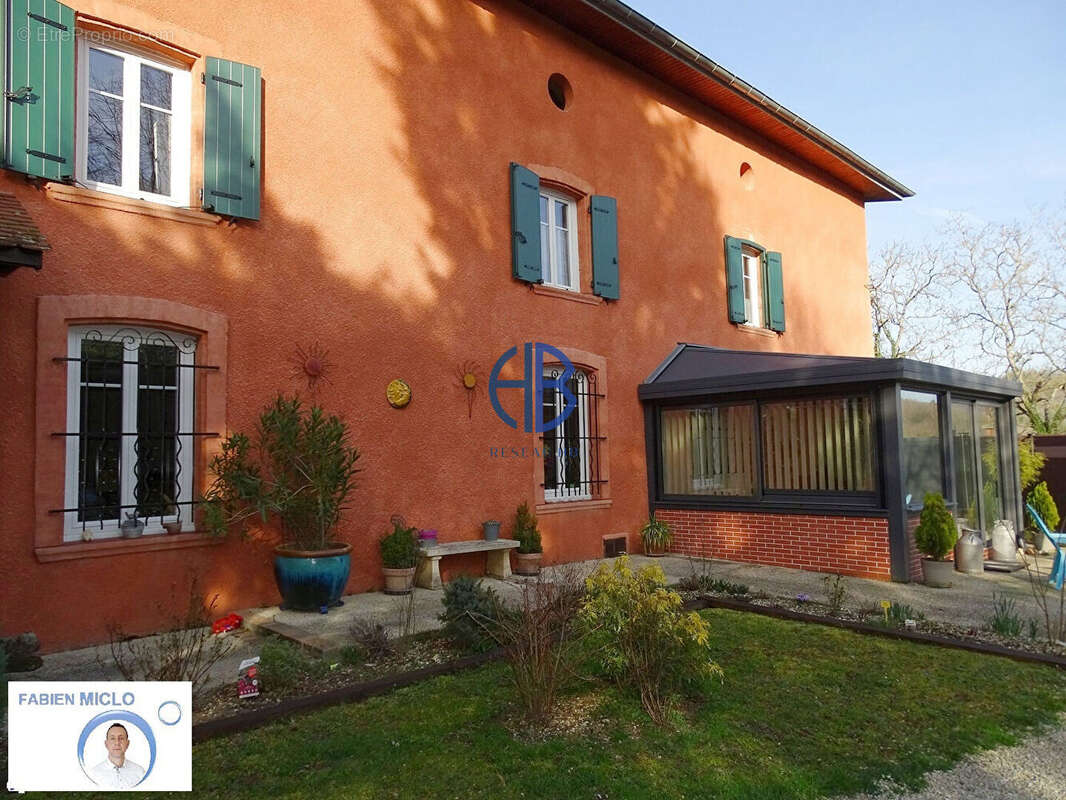 Maison à SAINT-SIMEON-DE-BRESSIEUX