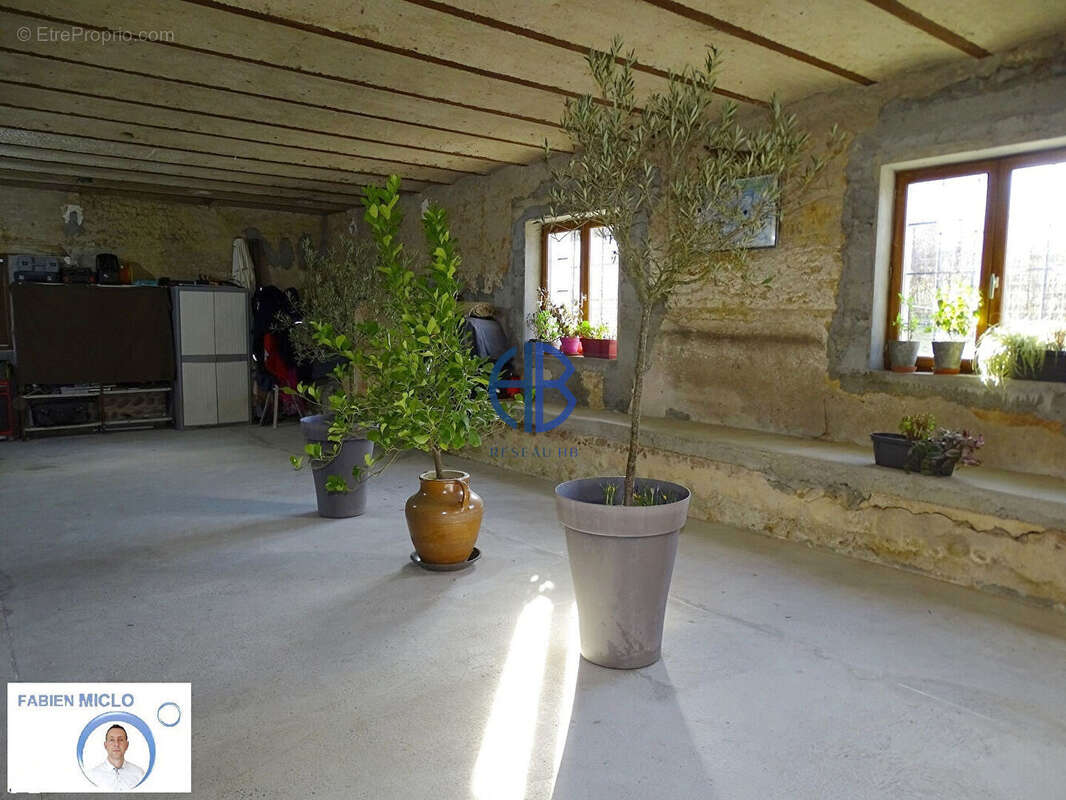 Maison à SAINT-SIMEON-DE-BRESSIEUX