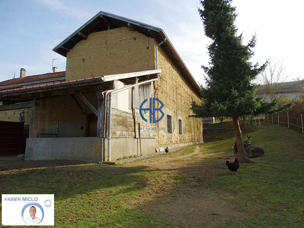 Maison à SAINT-SIMEON-DE-BRESSIEUX