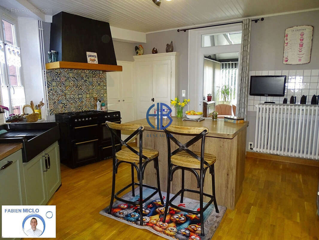 Maison à SAINT-SIMEON-DE-BRESSIEUX