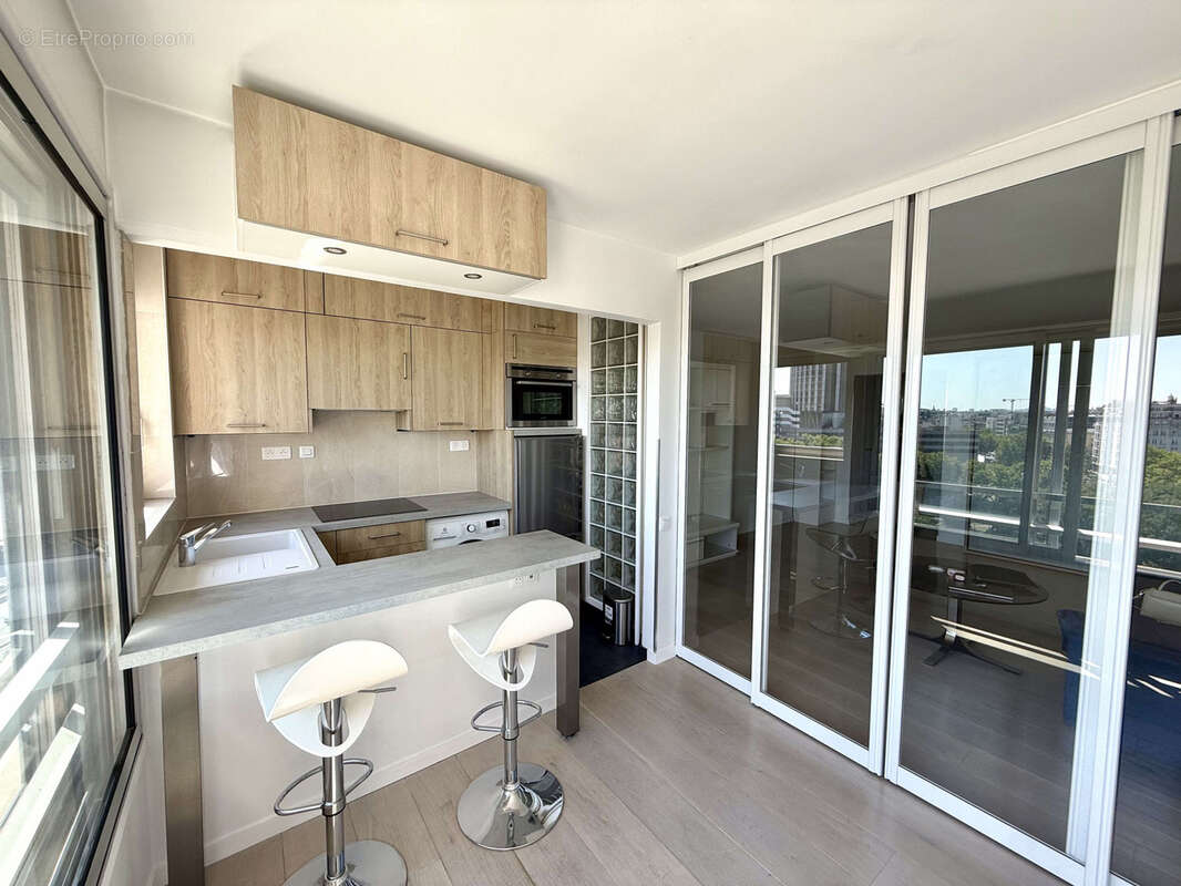 Appartement à PARIS-17E