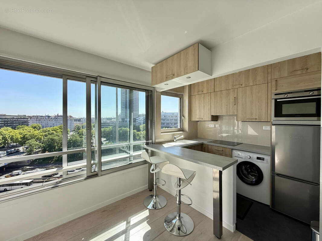 Appartement à PARIS-17E