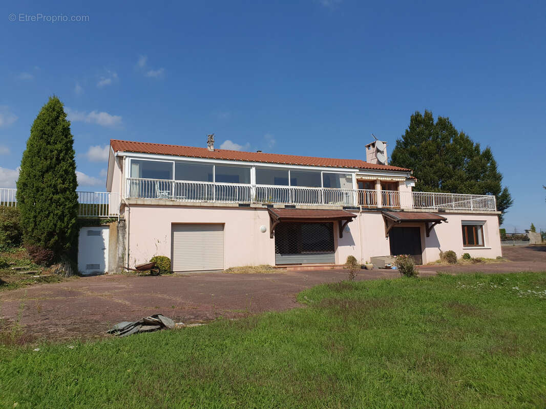 Maison à SAINT-MARTIN-LA-PLAINE