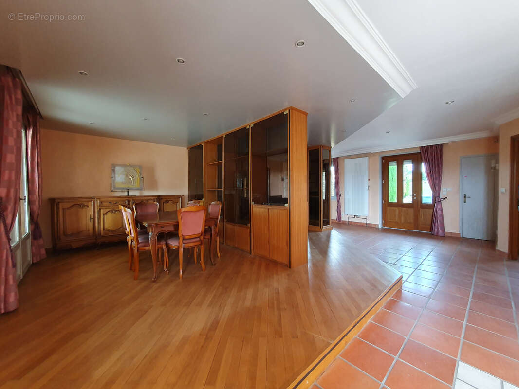 Maison à SAINT-MARTIN-LA-PLAINE