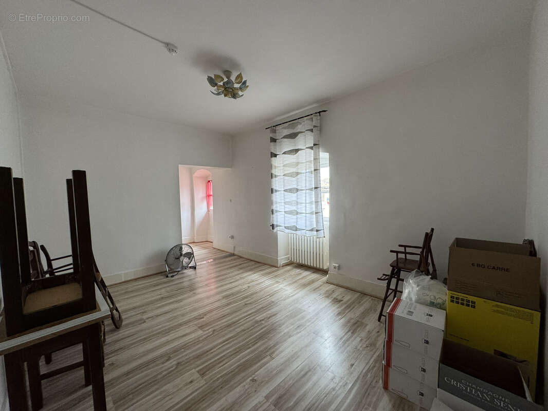 Maison à SAINTE-CROIX-EN-JAREZ